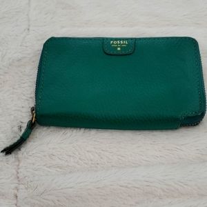 EUC Fossil Green Wallet